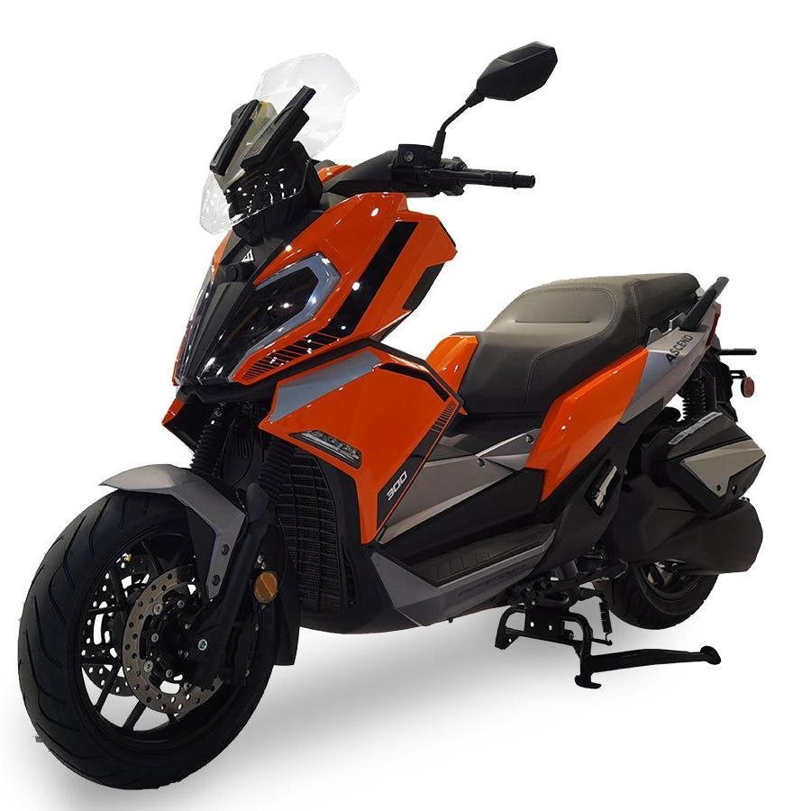 Defender 300cc EFI Street Scooter, Water-cooled, Automatic Shifting, Keyless Start, ABS Brakes – Grey - Image 2